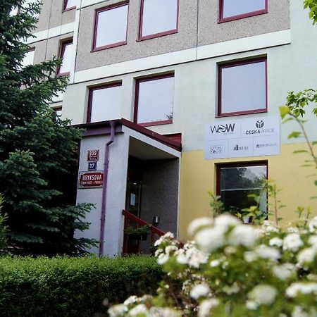 A Pousada Km House Cerny Most Praga Exterior foto