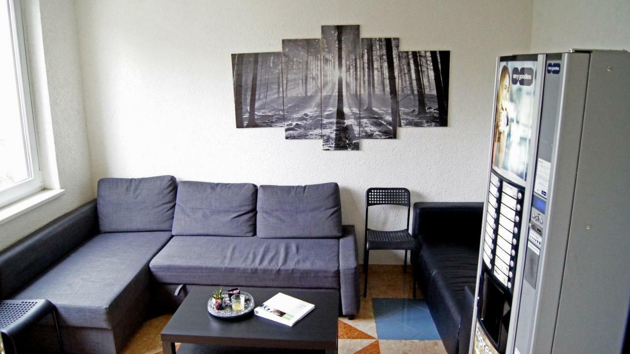 A Pousada Km House Cerny Most Praga Exterior foto